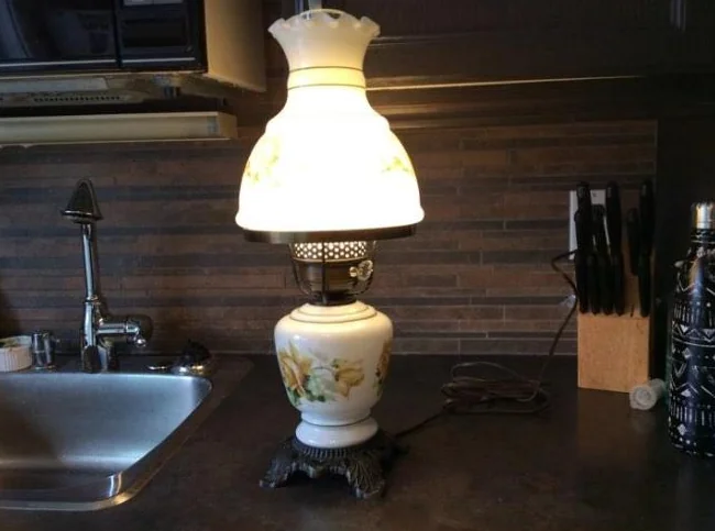 Très belle lampe décorative en verre thumbnail 3