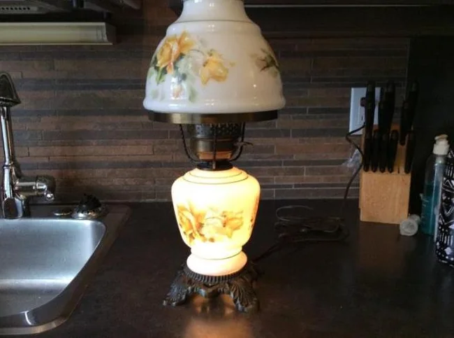 Très belle lampe décorative en verre thumbnail 4