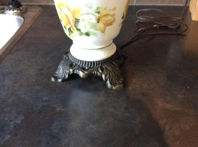 Très belle lampe décorative en verre thumbnail 6
