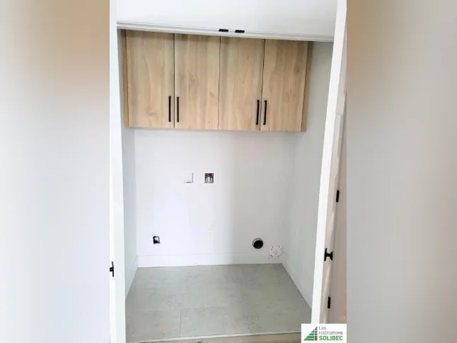 Logement 5 1/2 à louer thumbnail 8