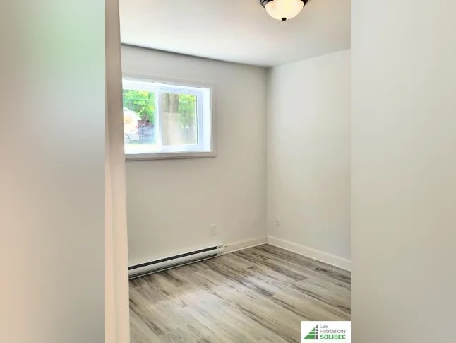 Logement 5 1/2 à louer thumbnail 9