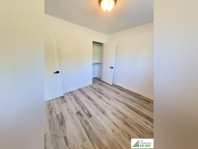 Logement 5 1/2 à louer thumbnail 5