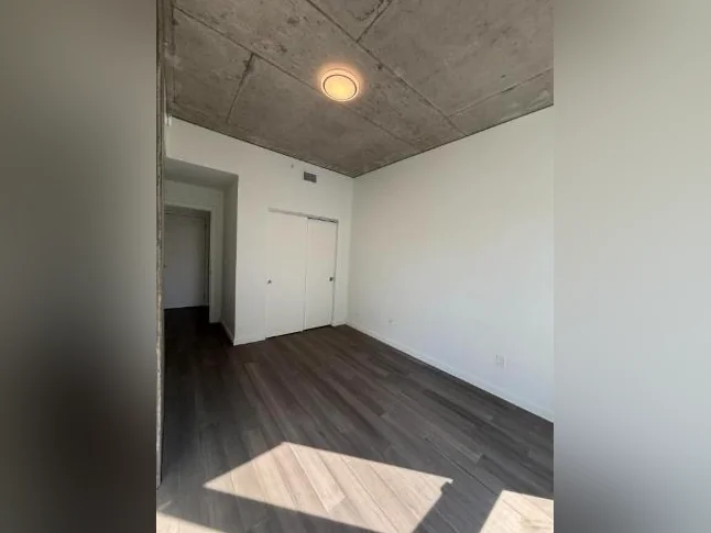 Condo locatif à louer thumbnail 9