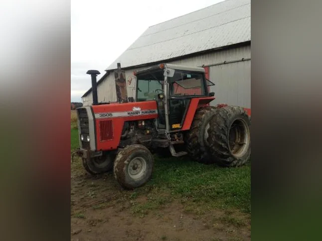 Tracteur Massey Ferguson 3505, 4250 heures, 110 hp, moteur Perkins, 3 sorties hydrauliques, PTO 540/1000.