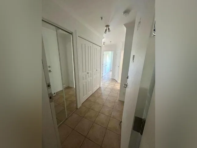 Appartement 3 1/2 en résidence thumbnail 3