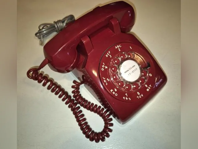Téléphone rouge / vintage / ancien