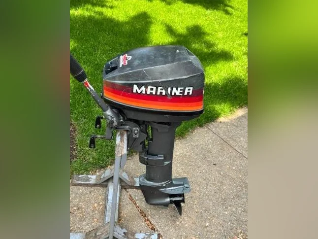 moteur Mariner 15hp 2 temps, pied long thumbnail 4