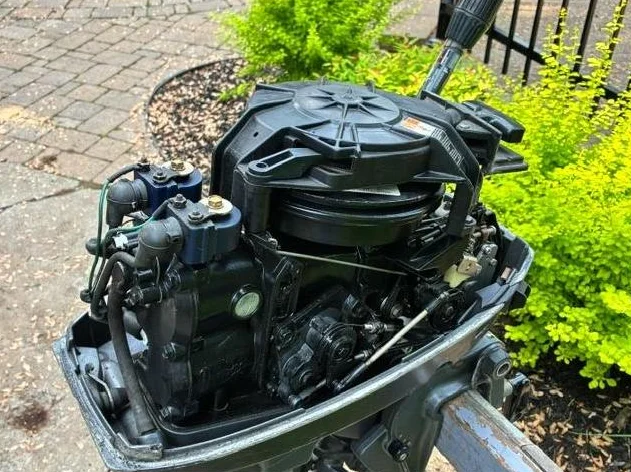 moteur Mariner 15hp 2 temps, pied long thumbnail 6