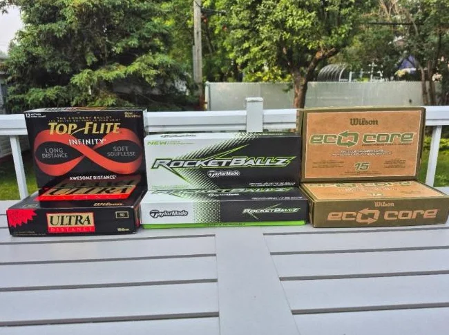 Balles de Golf (chaque boîte contient une douzaine de balles totalement neuves)