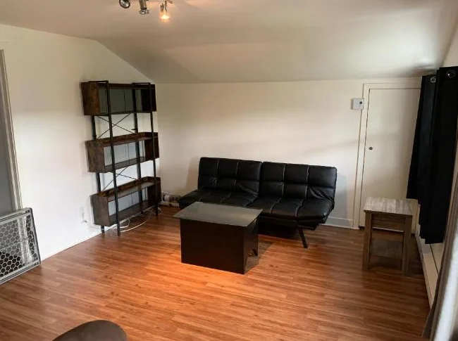 Grand Logement 4-1/2 Lumineux Beauport thumbnail 2