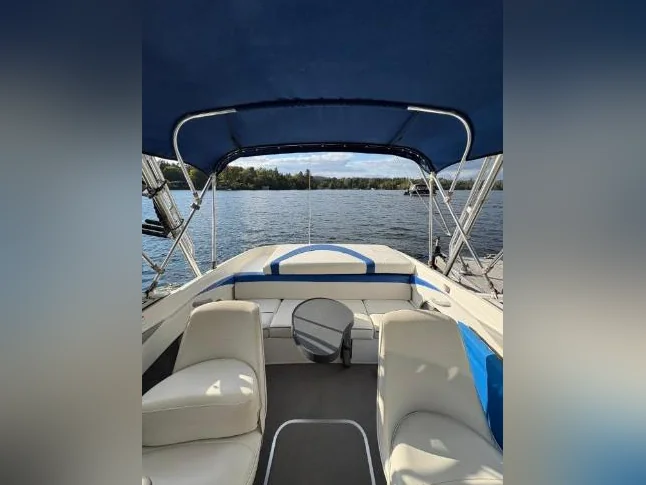Bayliner 2007 F18 - entretien dealer et très propre thumbnail 4