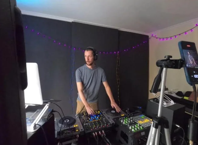 DJ for your Club, Special Event, Wedding and Private Parties thumbnail 5