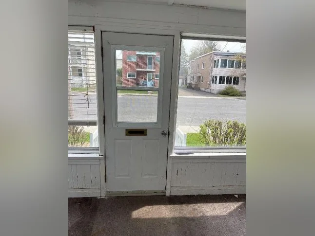 x2 Portes d’entrée a vendre a Granby
