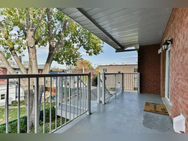 Condo, meublé, tout inclus, Vieux-Longueuil. thumbnail 9