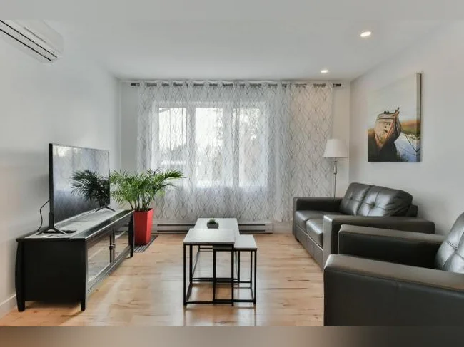 Condo, meublé, tout inclus, Vieux-Longueuil.