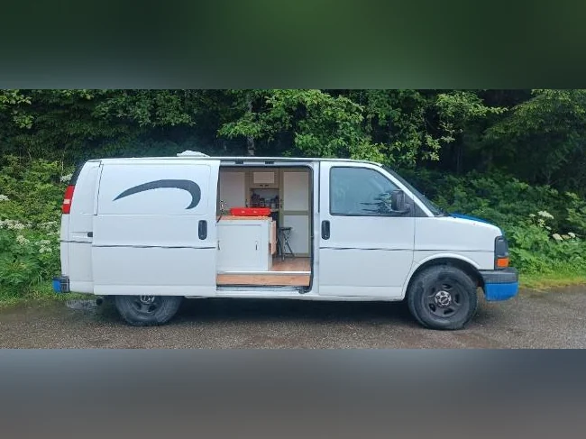Camper Van GMC Savana Cargo 1500 thumbnail 4