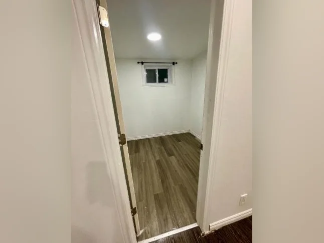 1 CHAMBRE à louer dans un 4 1/2  Rénové thumbnail 7