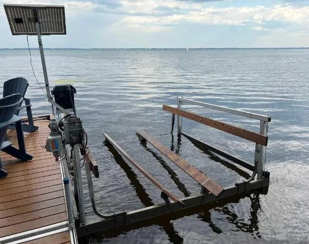 Lève-Bateau Dock Rite (Électrique - Solaire) thumbnail 3