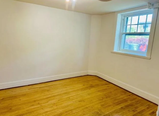 Grand appartement en DSS 3 CC au coeur d'Outremont tout pres du MIL (Université de Montréal) thumbnail 4