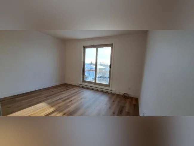 3 ½ à Montréal (R.D.P.) RENOVER style condo thumbnail 8