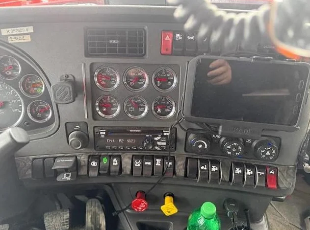 2020 KENWORTH W990 thumbnail 9