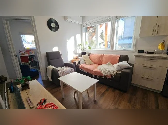 41/2 TRÈS GRAND PATIO ENSOLEILLÉ thumbnail 2