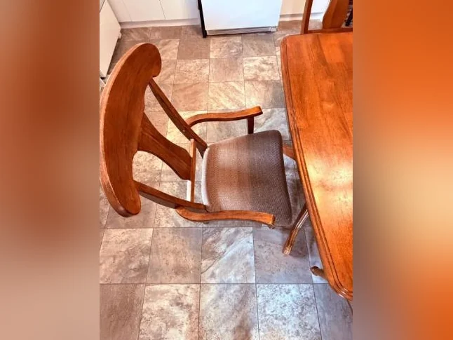 Ensemble de salle à manger Primo – Bois massif – Table extensible + 6 chaises-$500 thumbnail 4