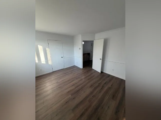 Maison de villes à louer (7 1/2) thumbnail 3