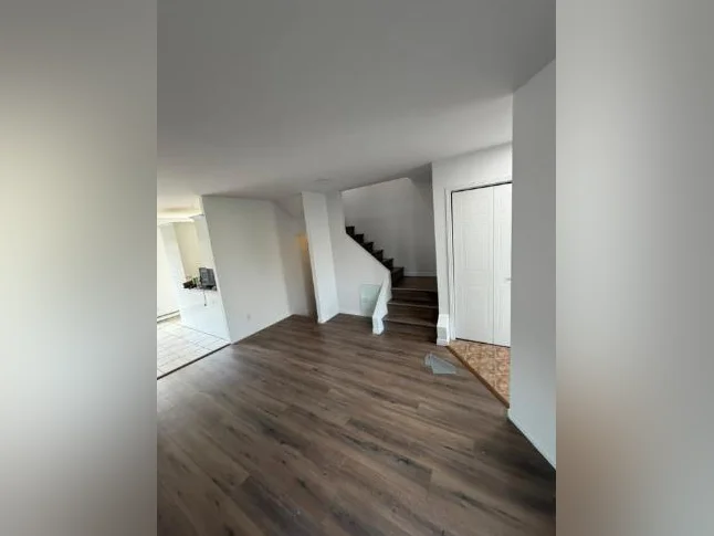 Maison de villes à louer (7 1/2)