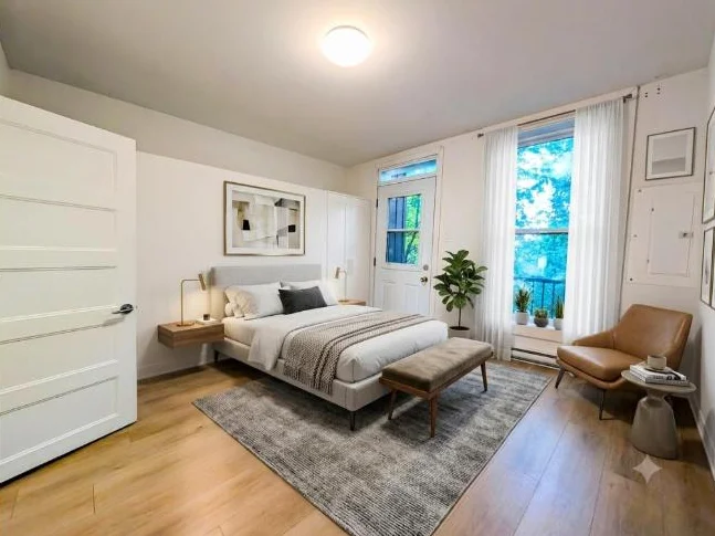 **Because You Deserve Renovated 4 1/2 TOP FLOOR, Metro Lasalle,Verdun** thumbnail 4