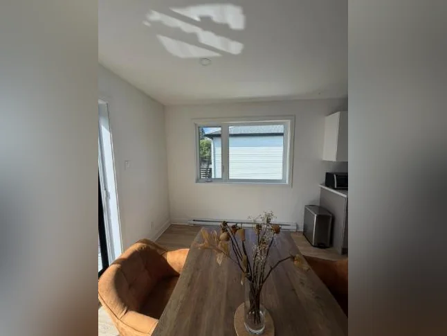 Appartement à louer dernier étage grand 5 1/2 a internet inclus thumbnail 4