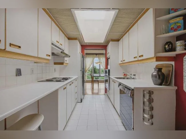 Location condominium thumbnail 3