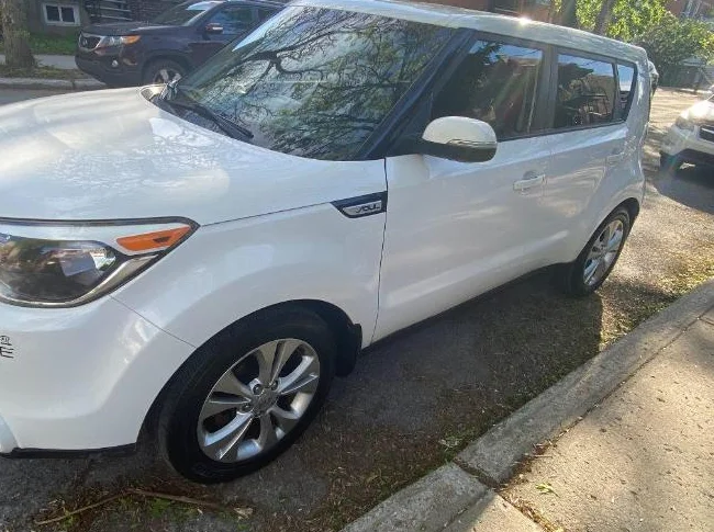KIA SOUL EX Blanche ( Super AUBAINE)