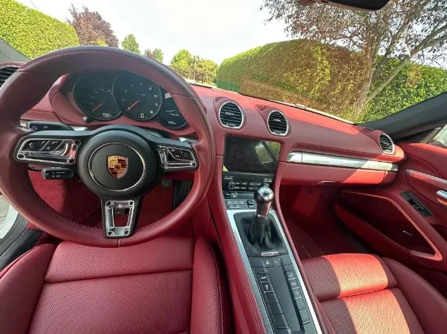 2024 Porsche 718 Cayman Manuelle thumbnail 3