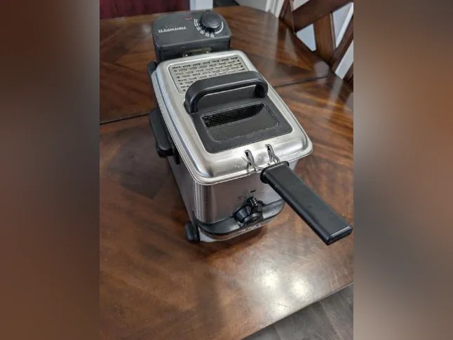 Friteuse compacte T-fal EZ Clean Pro
