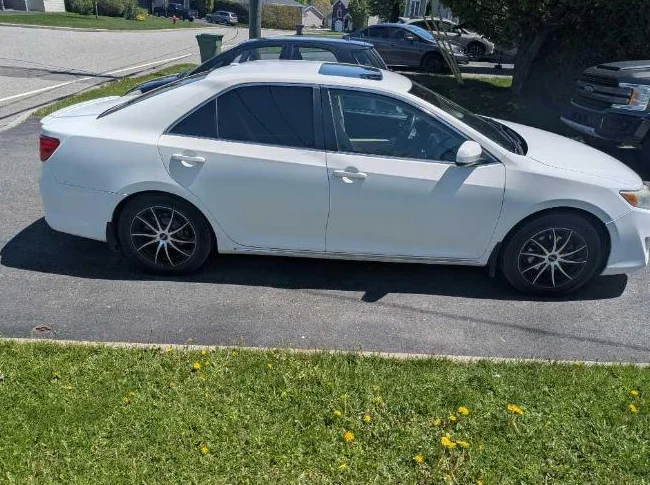 Toyota Camry thumbnail 3