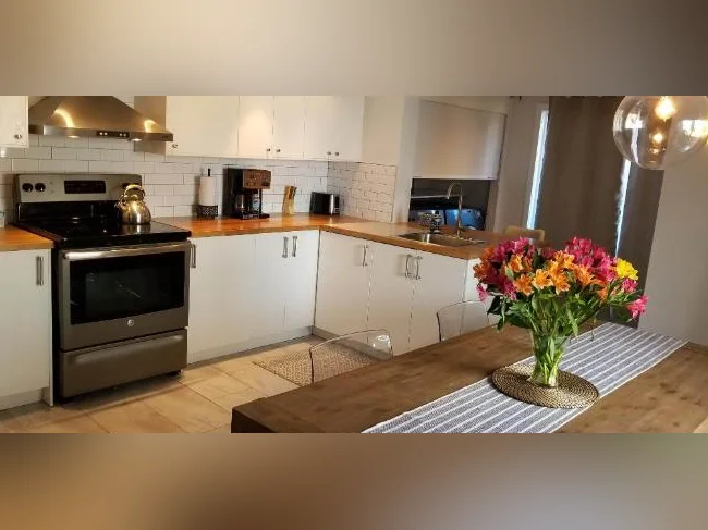 Bas de duplex à louer – 3 CAC, cour clôturée, animaux acceptés!