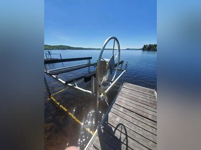 Élévateur bateaux avec roue