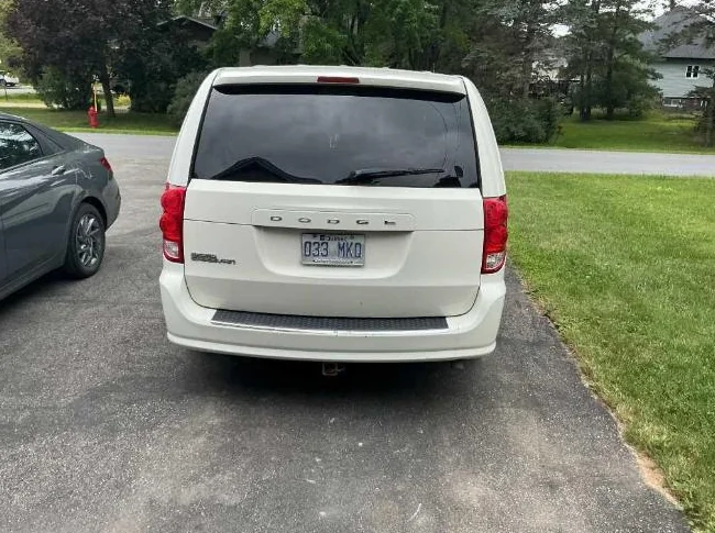 Dodge Caravan thumbnail 2