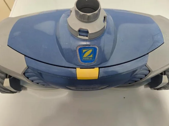 Robot de piscine sans fil Zodiac Barracuda MX8 Elite Pool robot thumbnail 5