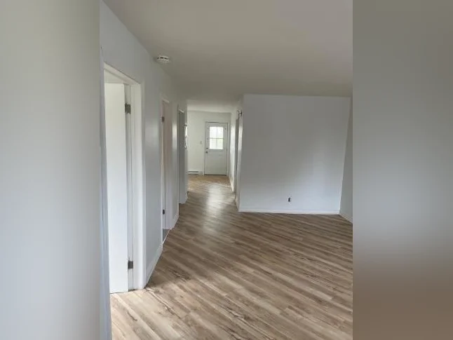 4-1/2 à louer Longueuil (rez-de-chaussée) thumbnail 2