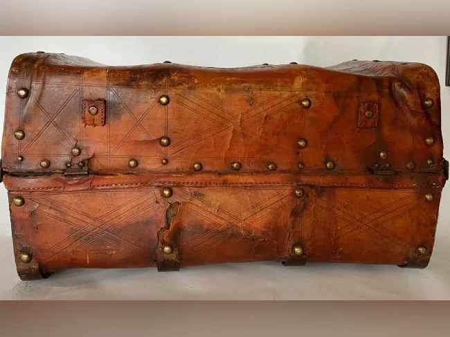 Malle en Cuir Antique Britannique Murray Perth CW c1860, British Antique leather Trunk thumbnail 6