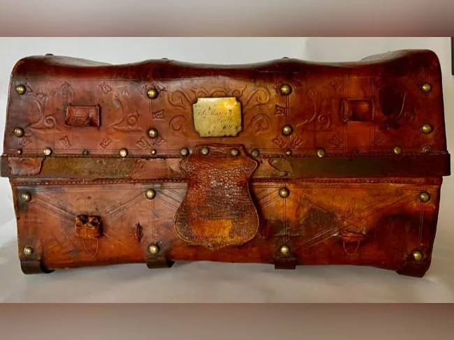 Malle en Cuir Antique Britannique Murray Perth CW c1860, British Antique leather Trunk thumbnail 8