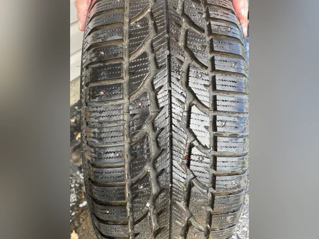 4 Pneus hiver monrés sur roues