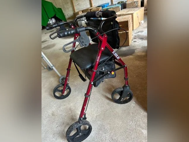 Fauteuil, Marchettes et déambulateurs thumbnail 7