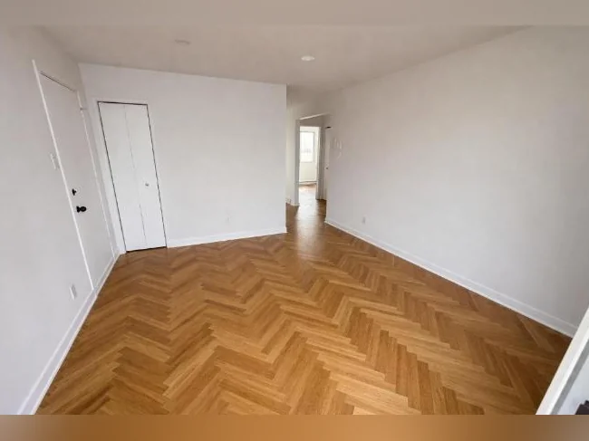 🏡 À LOUER – Grand 4½ à St-Constant 📍 Rue Lanctot | Disponible 1er août 💰 1 395 $ / mois thumbnail 2
