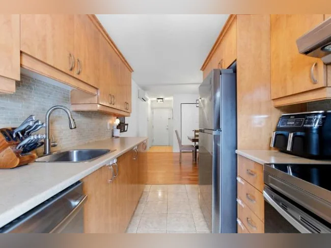 Grand condo 4-1/2 à louer à Ste-Dorothée laval ( quartier Villas-sur-rive), libre immédiatement thumbnail 3