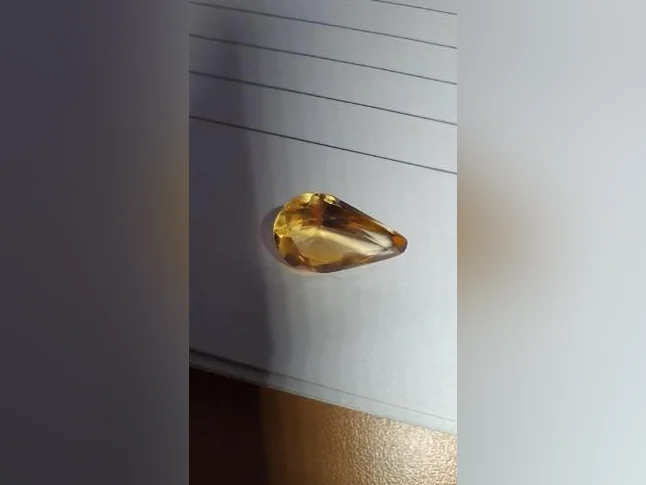 Pierre précieuse de citrine taille poire 9.5ct, 19.9x12.6 mm. thumbnail 3
