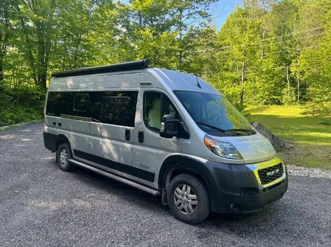 Van Winnebago Travato 21pi