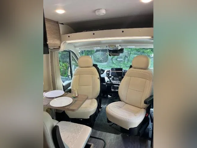 Van Winnebago Travato 21pi thumbnail 7